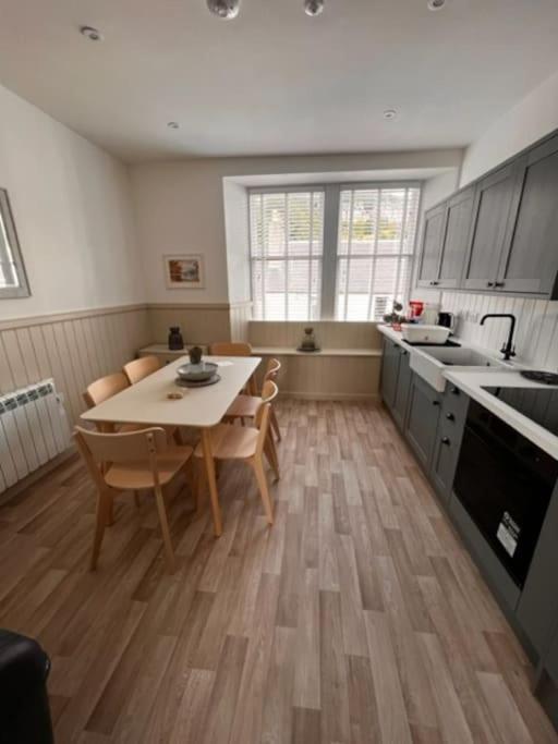 73 George Street. Appartment 2 오반 외부 사진